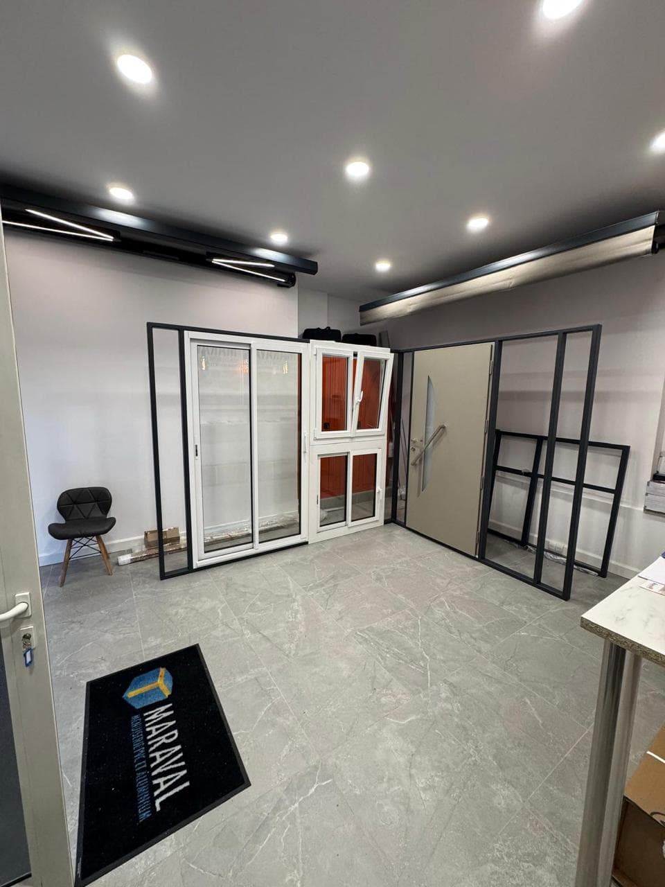 Showroom Marseille — Vue d'ensemble