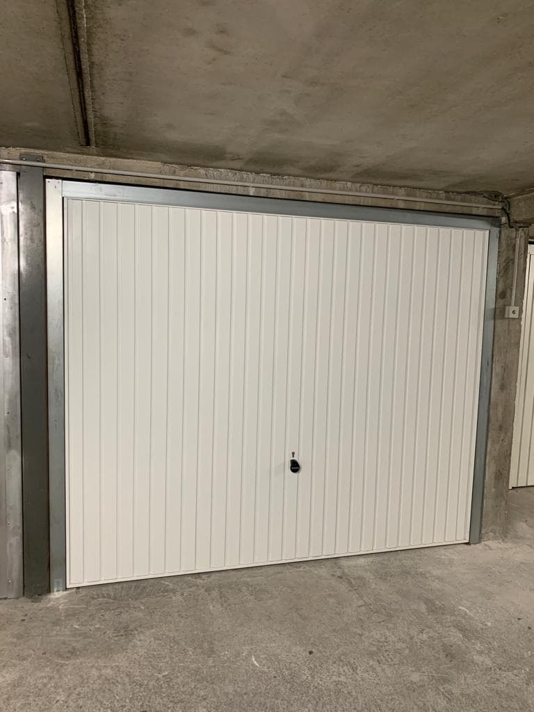 PORTE GARAGE BASCULANTE