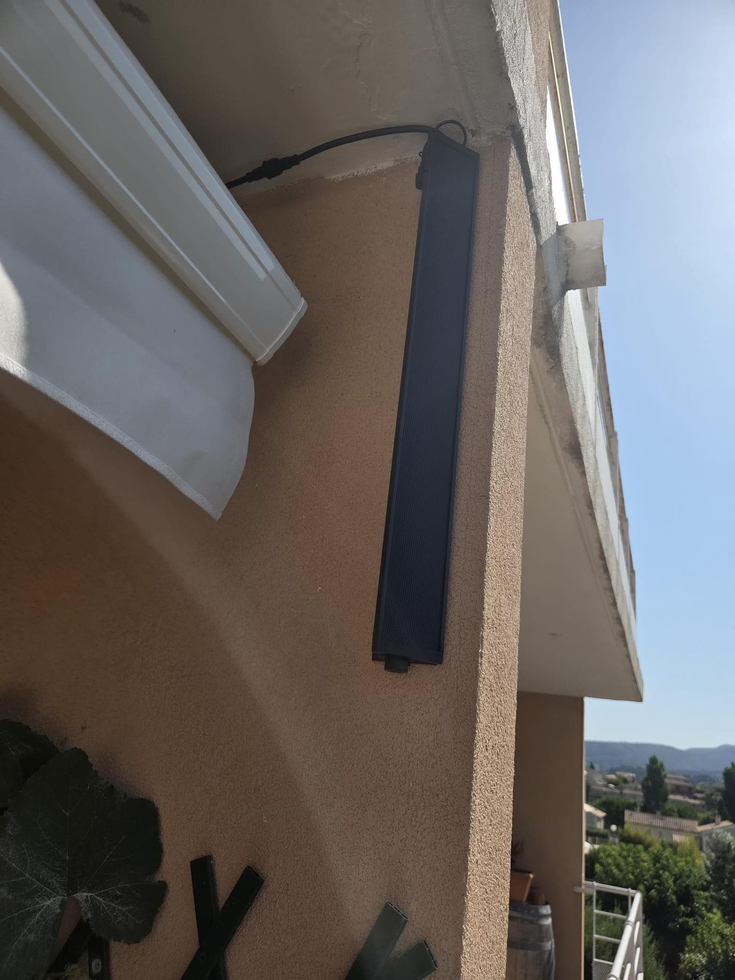 STORE SOLAIRE MOTORISÉ